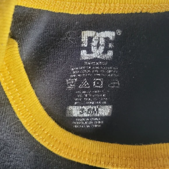 🚨DC Onsie - Picture 2 of 3